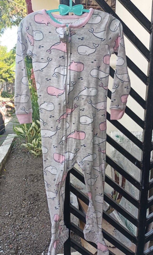 Carters size 7 footed pajamas deals