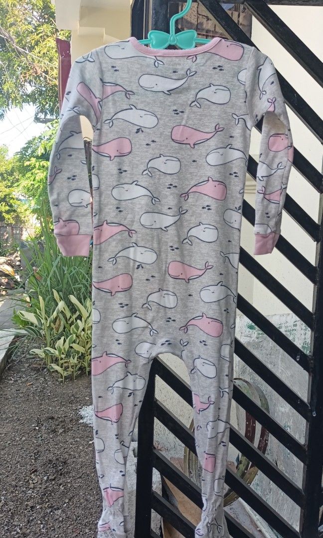Carters size 7 footed pajamas deals
