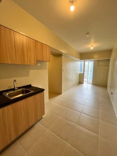 Private rooms for rent in 3 BR condo sharing