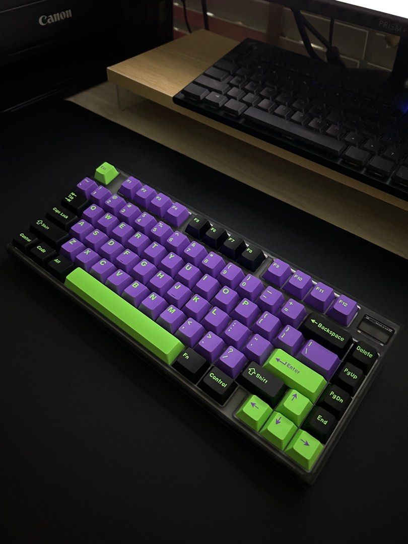 75% Custom Mechanical Keyboard LED LCD screen (Mecha keycaps