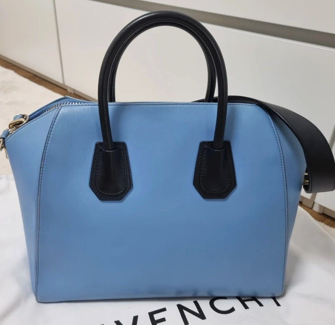 Modeled the Givenchy Antigona Small Bag Versus Antigona Mini Bag - Spotted  Fashion