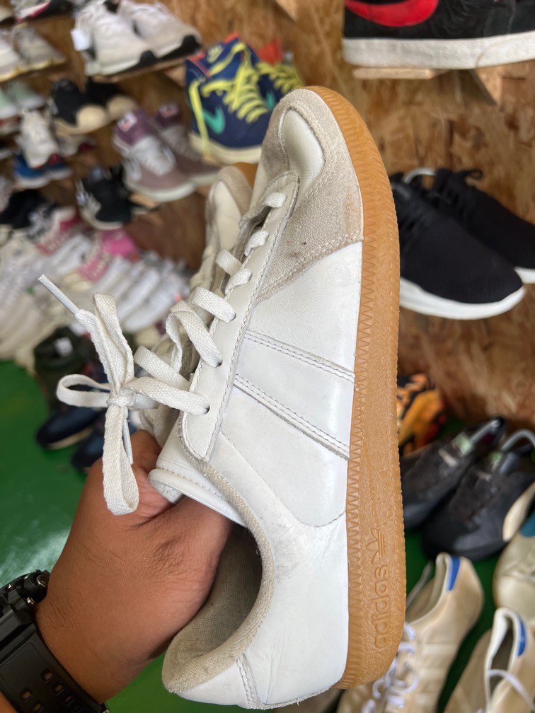 Adidas bw sport store