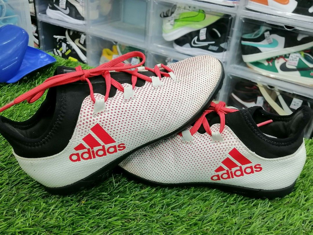 Adidas store techfit futsal