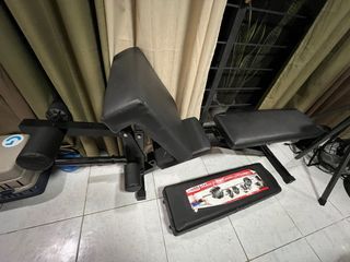 Adjustable weightlifting bench