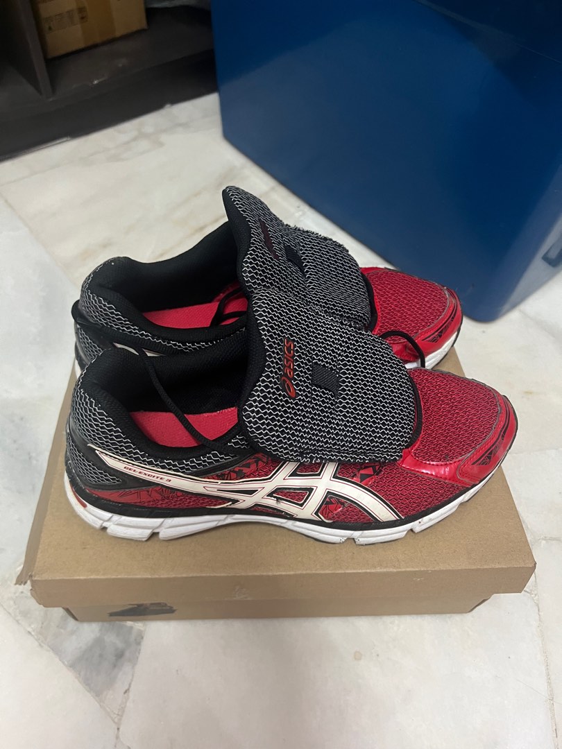 Asics run shoes, Men's Fashion, Footwear, Sneakers on Carousell