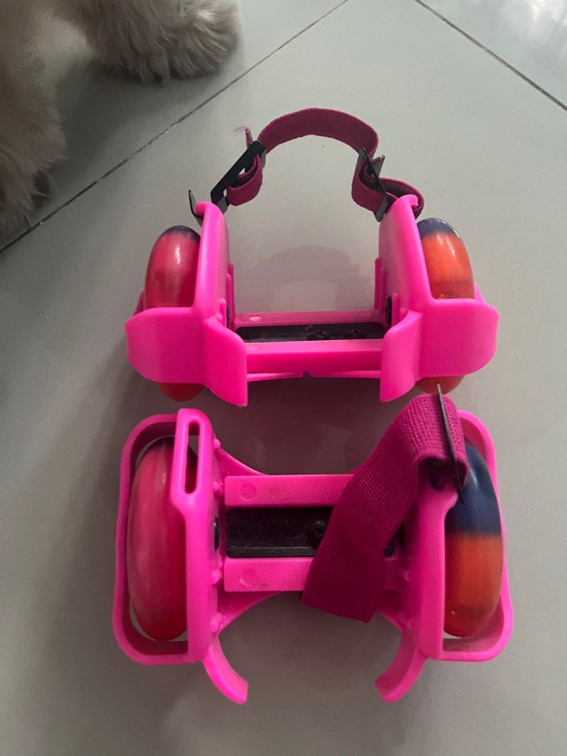 Attachable Roller wheel shoes - roller blades (Category: Skates, Rollerblades & Scooters) located in Imus. Submitted by HrFern (Listing ID 1241394374, Image 1). Description: Brought it for may kid. hndi nagamet d niya bet. natambak nalang. .