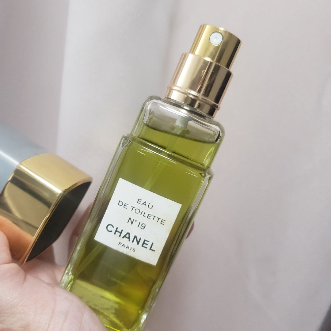Authentic Chanel No 19 Eau De Toilette Perfume, Beauty & Personal Care,  Fragrance & Deodorants on Carousell