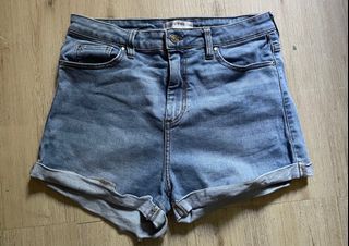 authentic Guess dark wash denim shorts