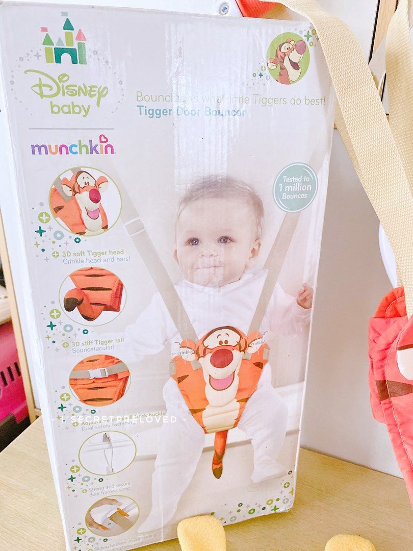 Munchkin tigger hot sale door bouncer