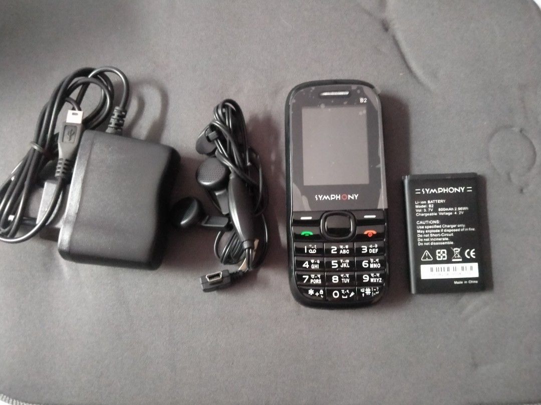 Basic Phone (Category: Early Generation Mobile Phones) located in Manila. Submitted by areb25 (Listing ID 1241451987, Image 2). Description: Brand new never been used it's been stock but it's still working. basic phone lang for calling lang. Meet up Waltermart Muñoz, GSIS Vill, or FCM Fairview..