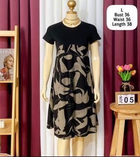 Black Dress 🖤🤎🤍 (Medium - Large)