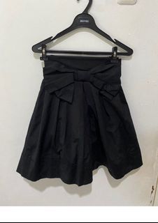 Black Flare Skirt Rok hitam
