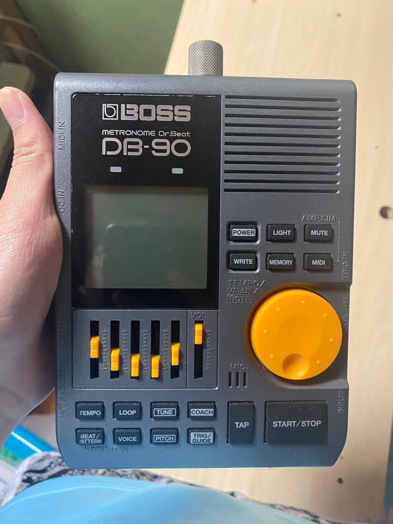 BOSS DB-90 Dr. Beat 電子調音器連拍子機, 音響器材, 其他音響配件及設備- Carousell