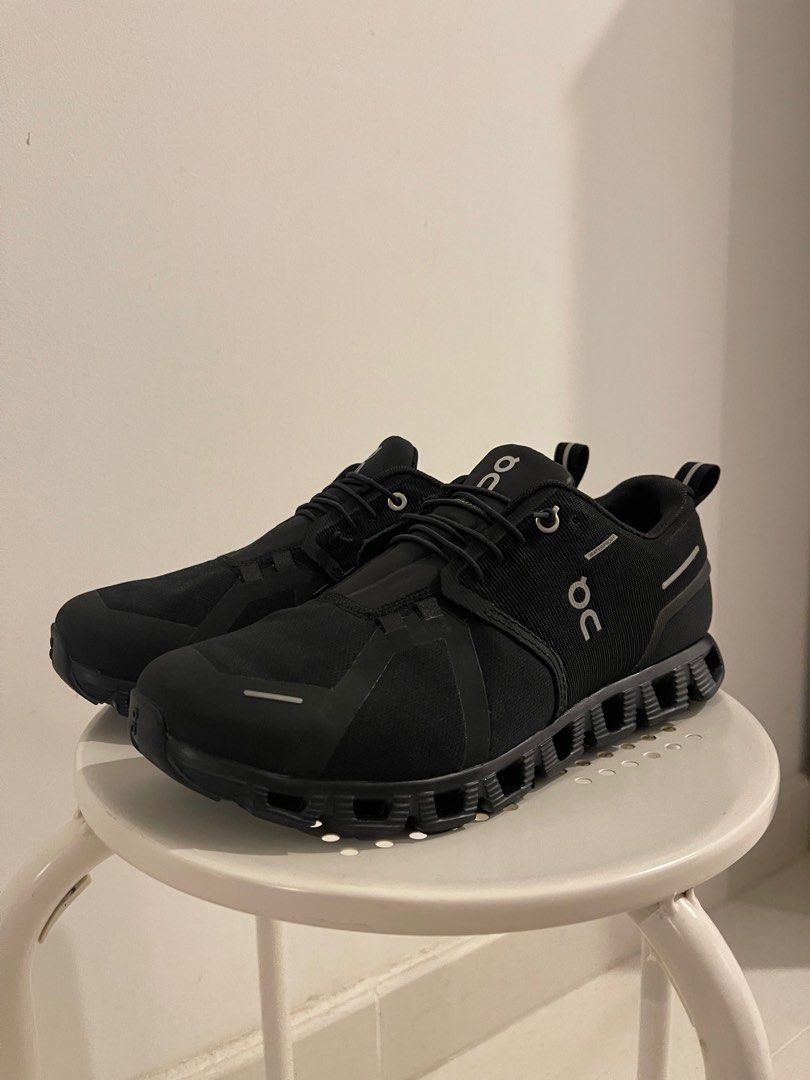 Brand New ON Running Cloud 5 Waterproof All Black Size US 8
