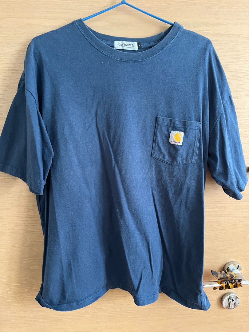 Carhartt shrunk when put into dryer, 男裝, 上身及套裝, Tshirt、恤衫、有領衫 Carousell