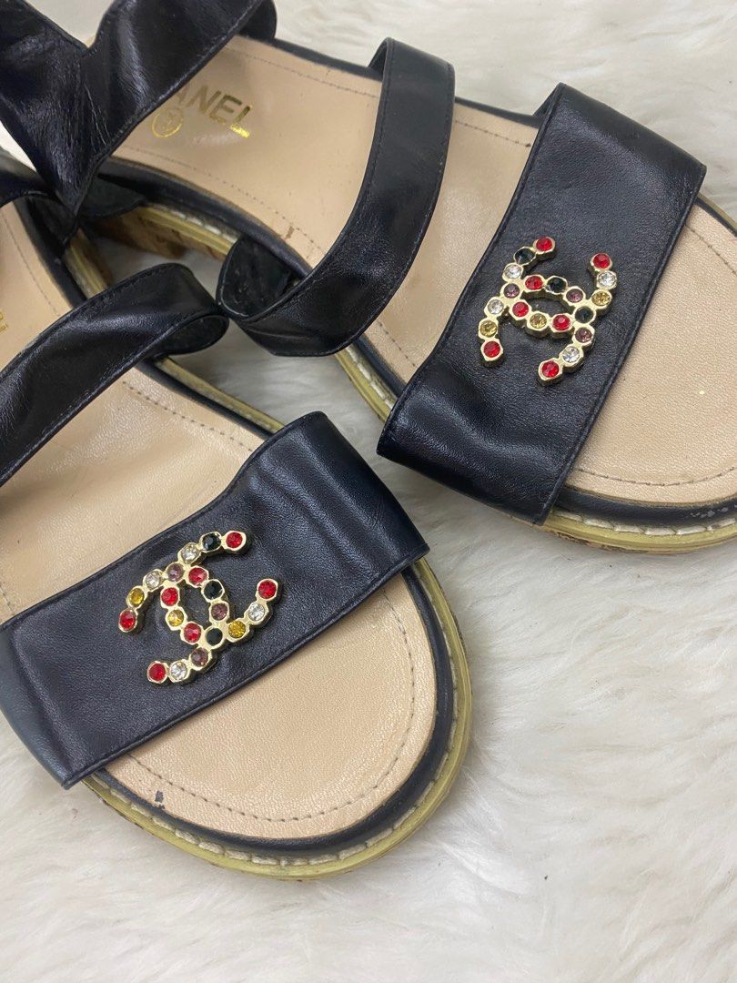 CHANEL FLATS 😍 (Category: Flats & Sandals) located in Bacolod City. Submitted by chuchaystuffs (Listing ID 1241399781, Image 2). Description: Size 37.