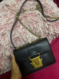 (Category: ) located in . Submitted by aisyahnur23 (Listing ID 1241554158, Image 1). Description: .