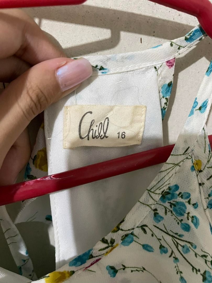 Chill Floral Cold Shoulder Maxi Dress (Category: Dresses) located in Quezon City. Submitted by matchakei (Listing ID 1241478209, Image 3). Description: Chill Floral Cold Shoulder Maxi Dress - fits S - good condition - does not have any stains - garterized waist but loose on a 24" waist - ankle length on a model who is 5'0" tall - perfect for beach trips .