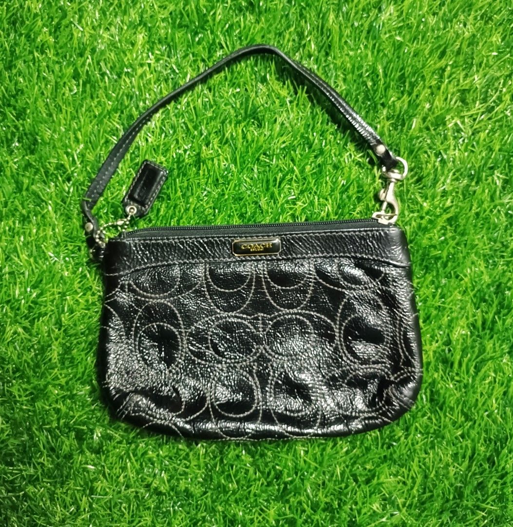 AUTHENTIC coach pochette bag, Women's Fashion, Bags & Wallets, Purses &  Pouches on Carousell