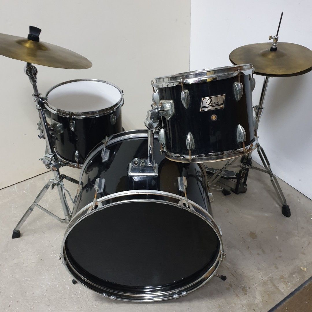Very cheap drum set., Hobbies & Toys, Music & Media, Musical Instruments on Carousell