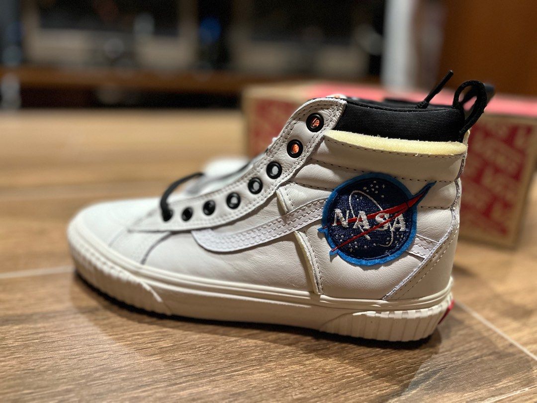 Converse space voygr x NASA, 男裝, 鞋, 便服鞋- Carousell