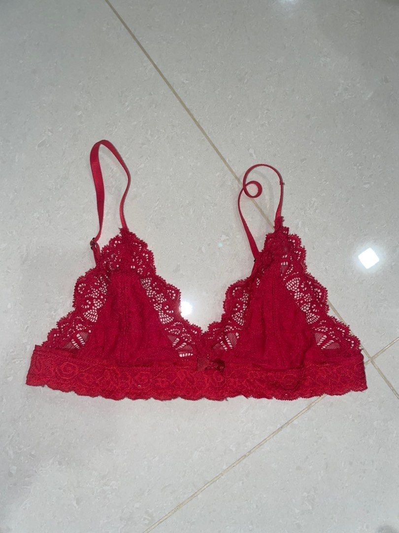 BRAND NEW Cotton on body v lace bralette, Women's Fashion, New  Undergarments & Loungewear on Carousell