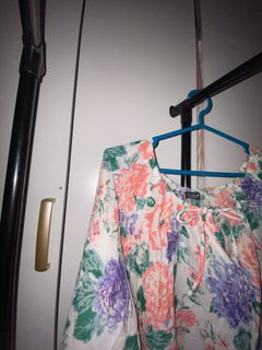 (Category: ) located in . Submitted by bloom.closet (Listing ID 1241465330, Image 1). Description: .