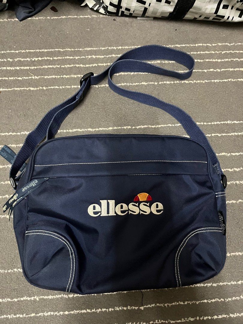 Ellesse sling store bag