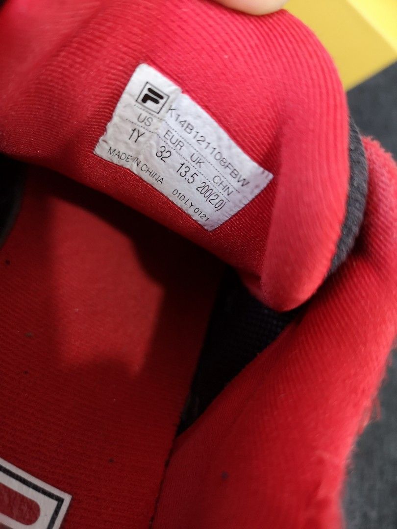 FILA (Category: Sneakers & Footwear) located in Valenzuela. Submitted by meimers (Listing ID 1241488472, Image 3). Description: FILA Original ALL ITEMS ARE PRELOVED. Guaranteed original. Expect sign of usage, unless stated brand new. No return, No exchange. ❌.