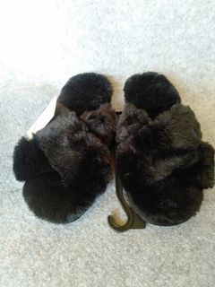 FROM USA Unisex Womens Size 5 - 6  | Mens Size  4 - 5 Black Cross Band Faux Fur Slide Slippers - SECRET TREASURES