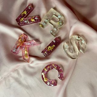 Gantungan Kunci Keychain Resin Huruf Cantik Key Chain Resin