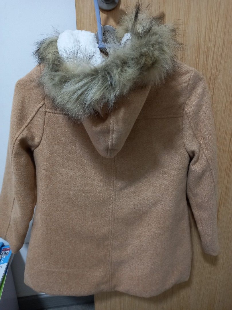 Girls jacket discount with fur hood