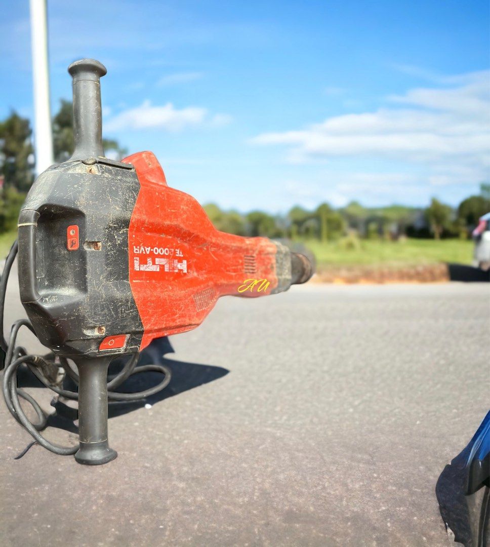 HILTI TE2000AVR Jack Hammer High End Original with Receipt HILTO Davao Purchased, Commercial