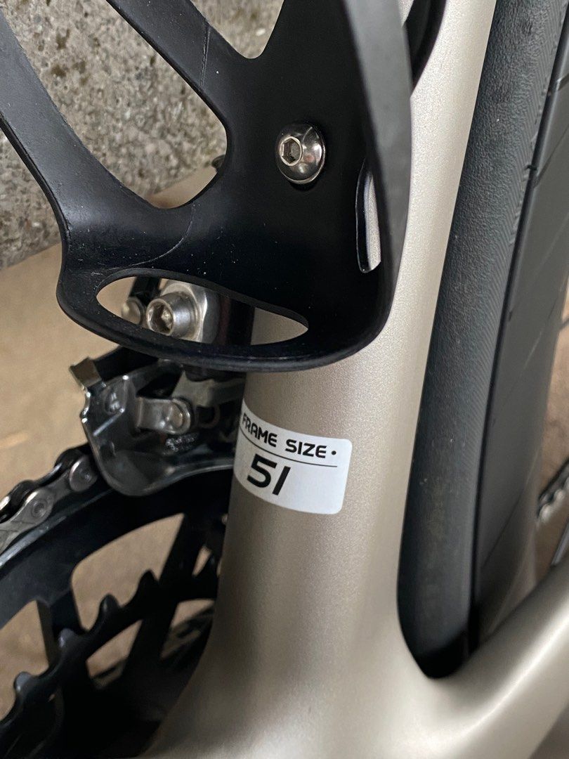 Java J Air Fuoco (Category: Bicycles) located in Singapore. Submitted by tooyes (Listing ID 1241509535, Image 3). Description: Java J Air fuoco (Road Bike) Shimano 105 Condition: like new Reason for sell: seldom use Size 51 (suitable for height 173-182cm) If you interesting just come to my place test riding. This’s all original Java J Air stock accessories. Except pedals. With Roval wheels sticker, Shimano SpdSL pedals, 2 Bottle cages, and front 