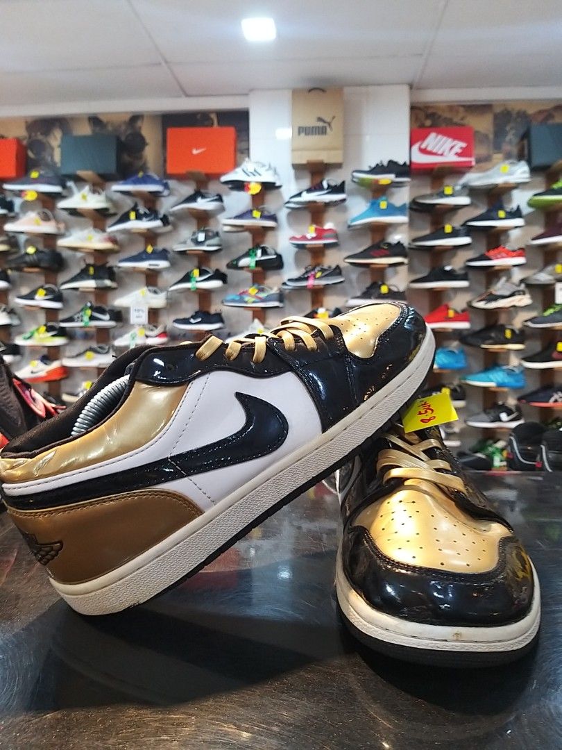 Kasut nike gold hotsell