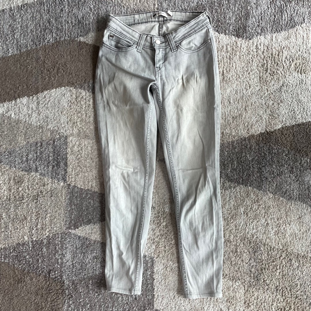 Levis bold curve store low rise skinny