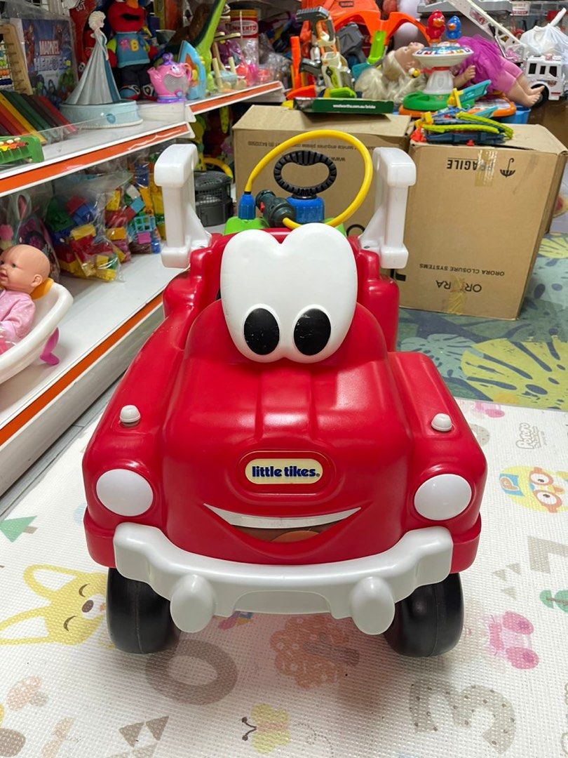 Little tikes spray & rescue fire 2025 truck foot to floor ride on