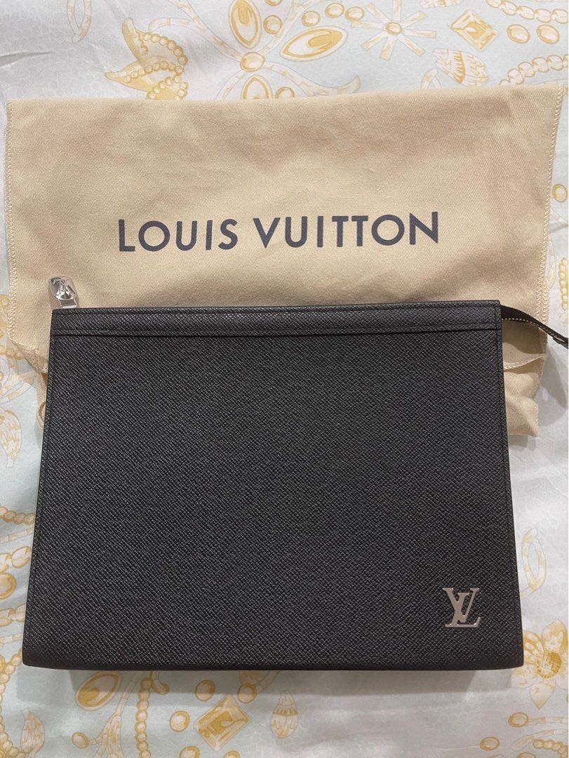 Pochette Voyage Taiga Leather in Black - Small Leather Goods M30450, LOUIS  VUITTON ®