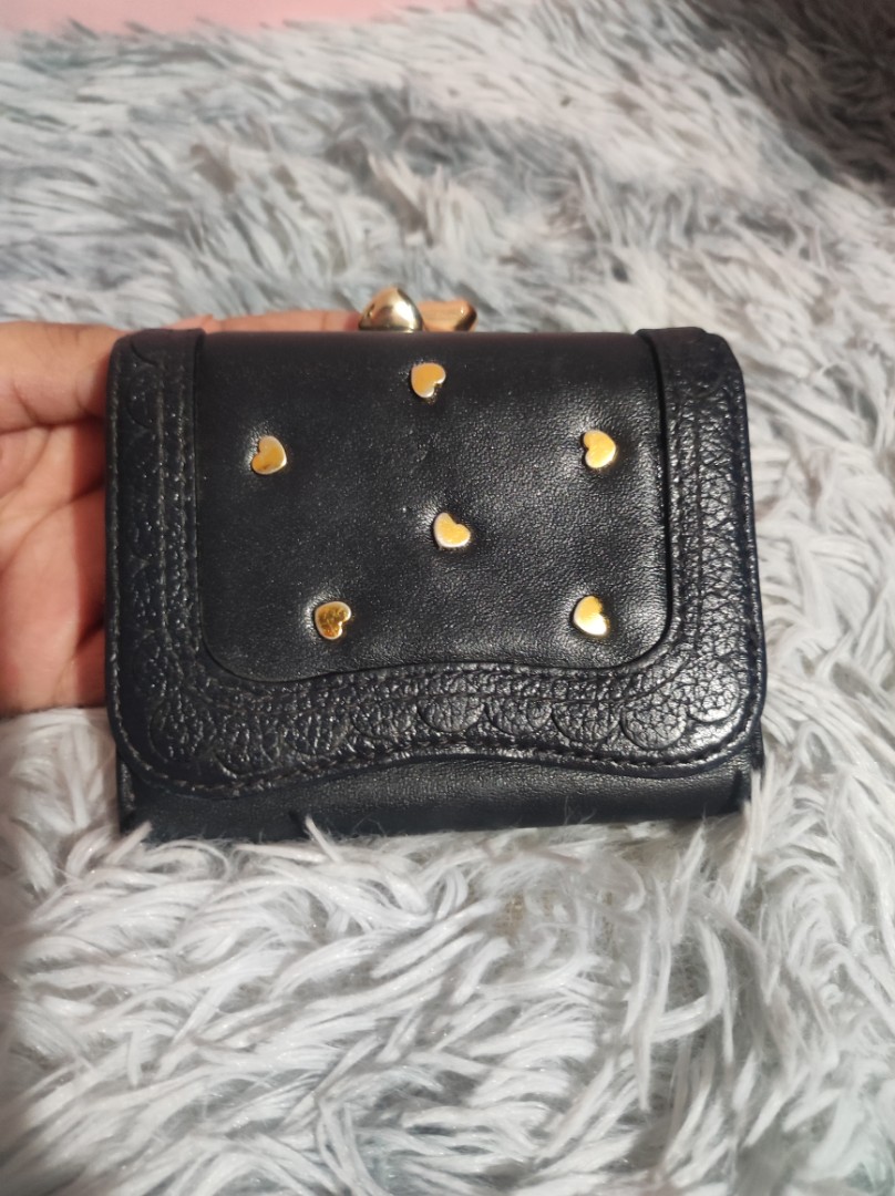 Lovcat mini wallet on Carousell