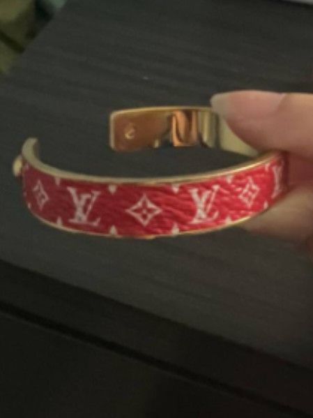Red louis vuitton bracelet top