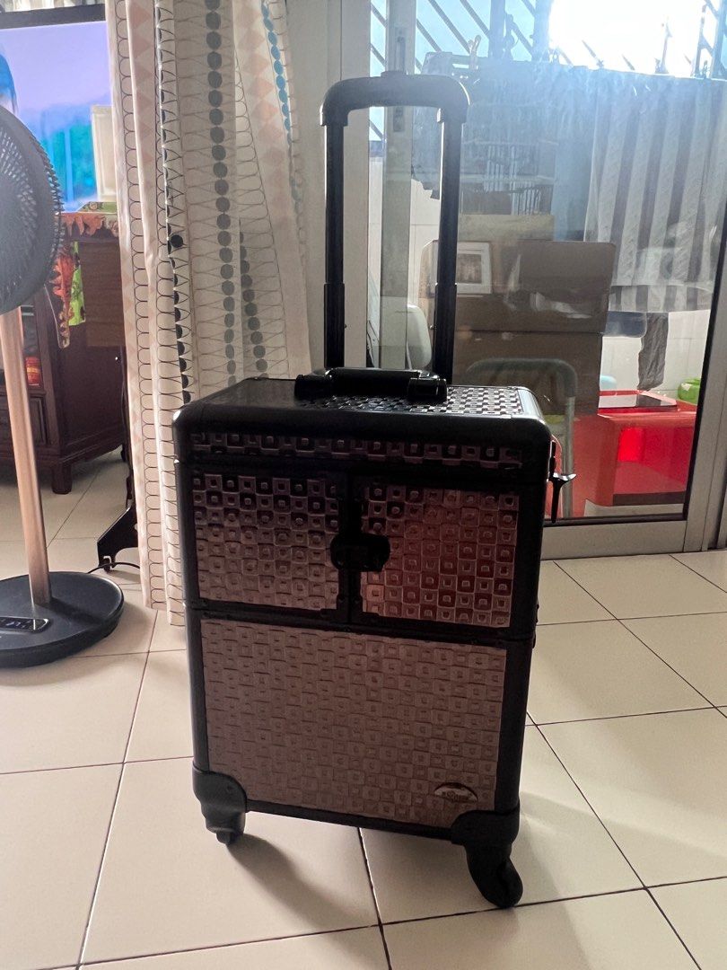 Uia luggage best sale