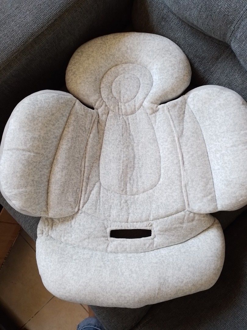 Mambo seat cushion (Category: Strollers) located in Paranaque City. Submitted by angela.barretto (Listing ID 1241395693, Image 2). Description: used few times lang.