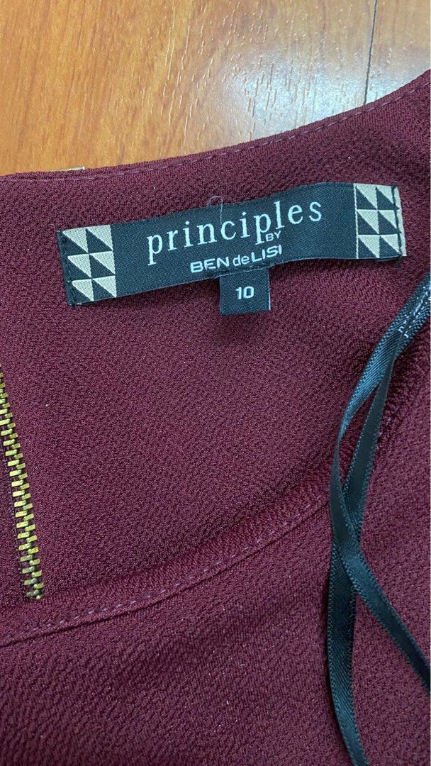 Maroon Dress (Category: Dresses) located in Quezon City. Submitted by _daynes (Listing ID 1241414599, Image 2). Description: Size 10 (fits S).