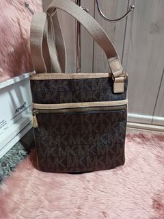 (Category: ) located in . Submitted by yourlittleshop_yls (Listing ID 1241541031, Image 1). Description: .