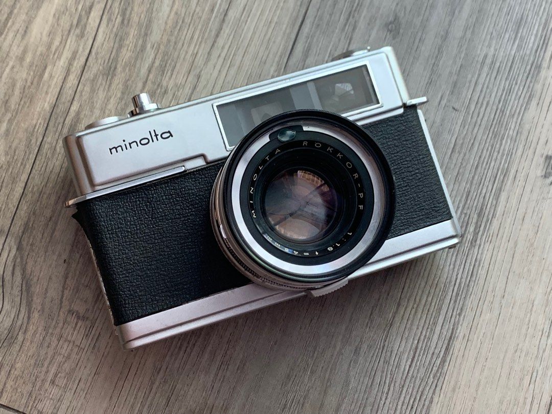 Minolta Hi-Matic 7 (Category: Cameras) located in Taguig. Submitted by norshop168 (Listing ID 1241452028, Image 1). Description: Collector's item film camera. All shutter speeds working. Kept in dry box.