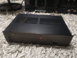 NAD 2140 Stereo Power Amp