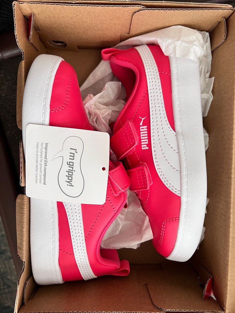 Red hotsell puma trainers