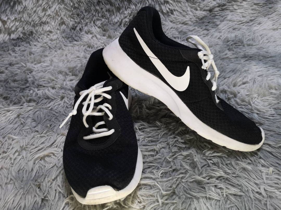 cheap black nike runners