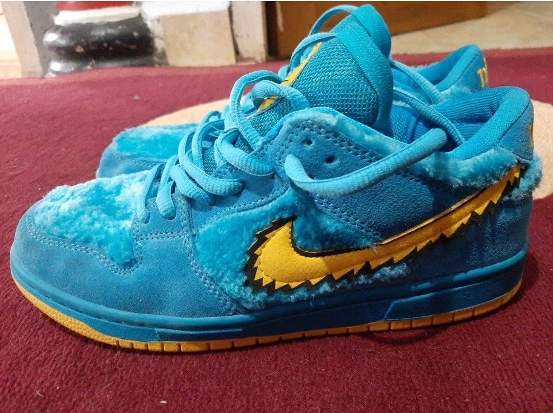 sb dunk low pro x grateful dead stores