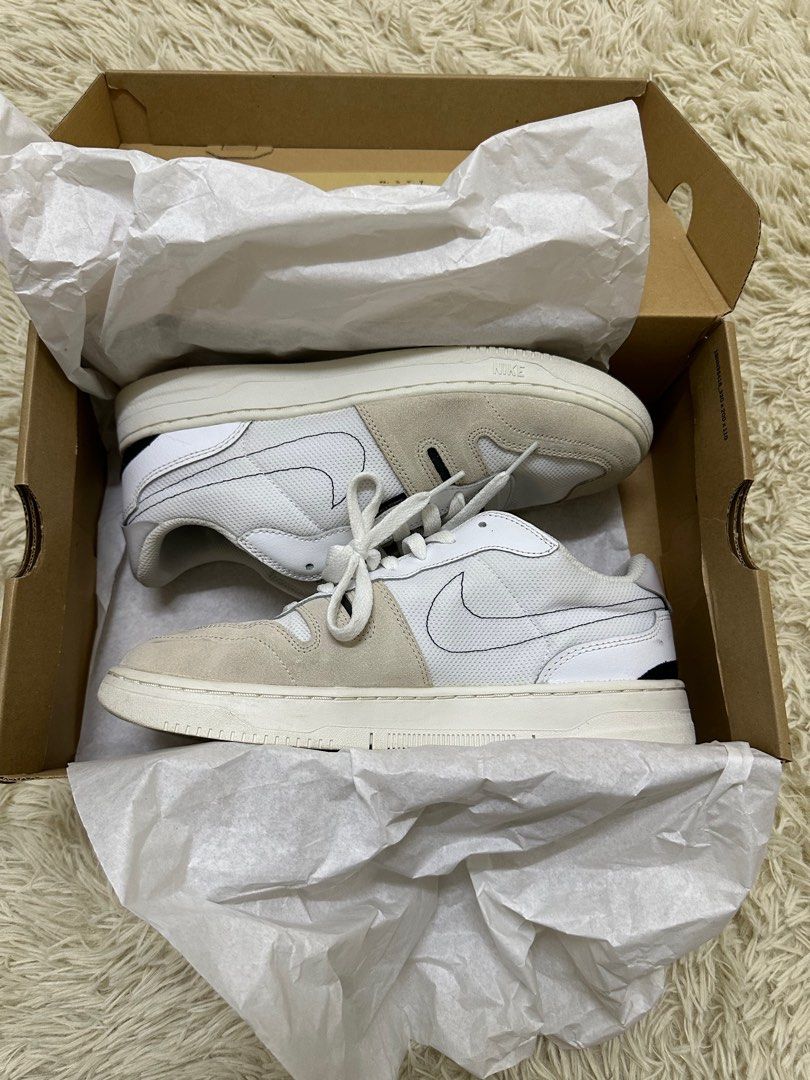 Nike squash store